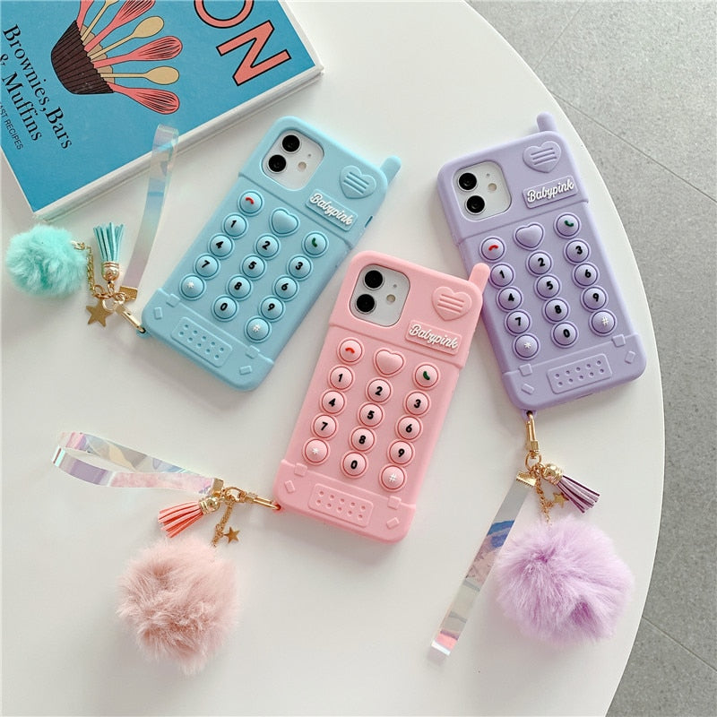 Capinha iPhone BabyGirl Com Pompom