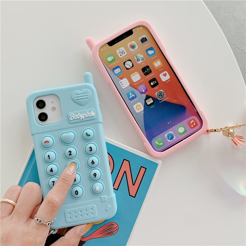 Capinha iPhone BabyGirl Com Pompom